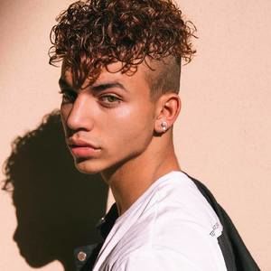 Meet your Posher, Fouad